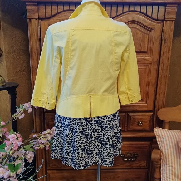 Chico's Jackets & Blazers - CHICO'S BRIGHT YELLOW JACKET SIZE 2 LIKE NEW
